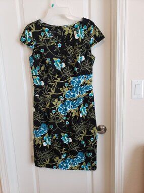 I.N. Studio multicolor floral, short sleeve, no belt, shift dress, size 10